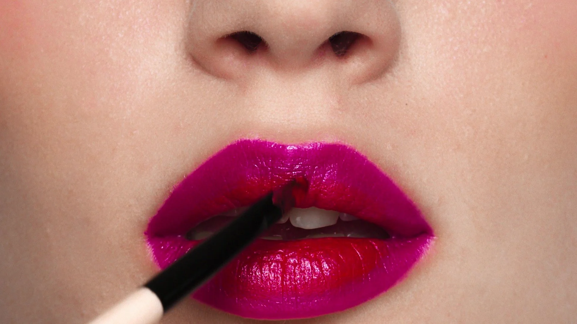 Oriflame — makeup lessons — photo 2 of 3