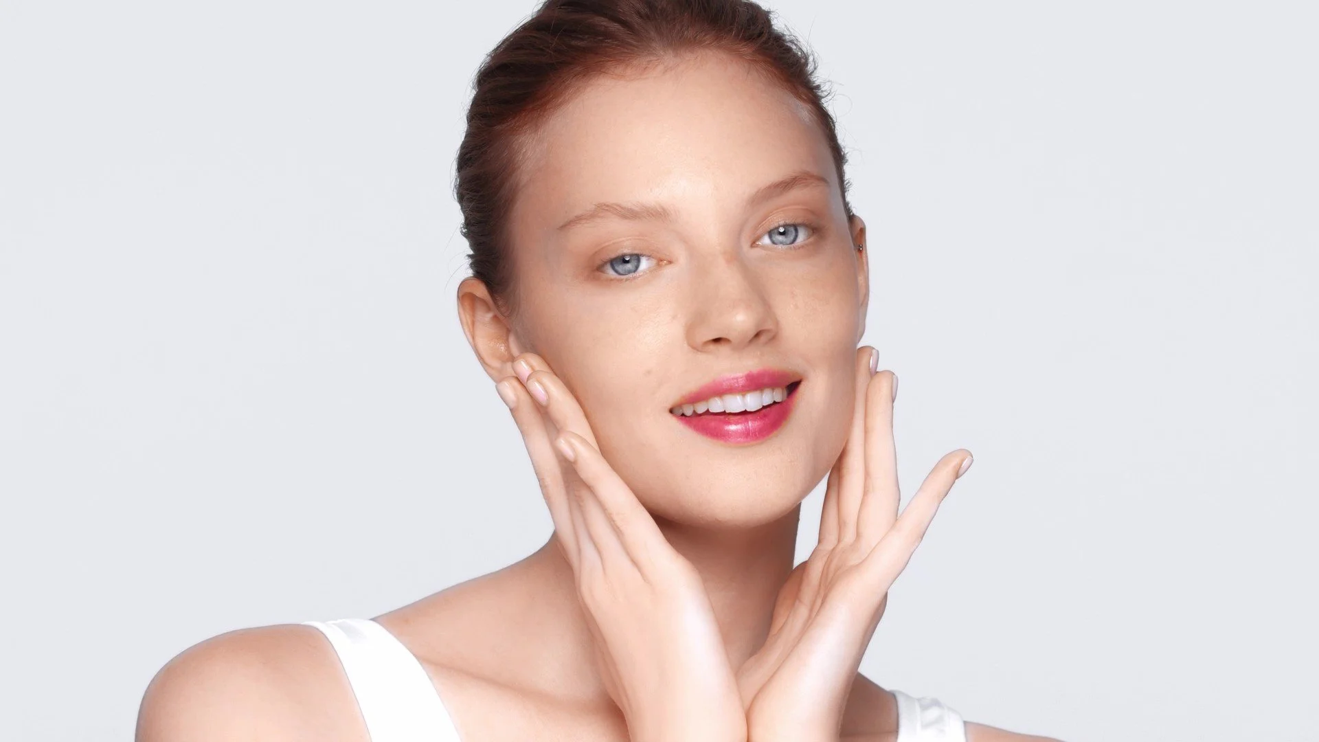 Oriflame — makeup lessons — photo 3 of 3